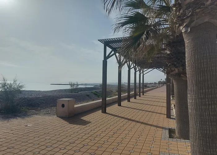 La Casa Del Viajero Junto Al Mar